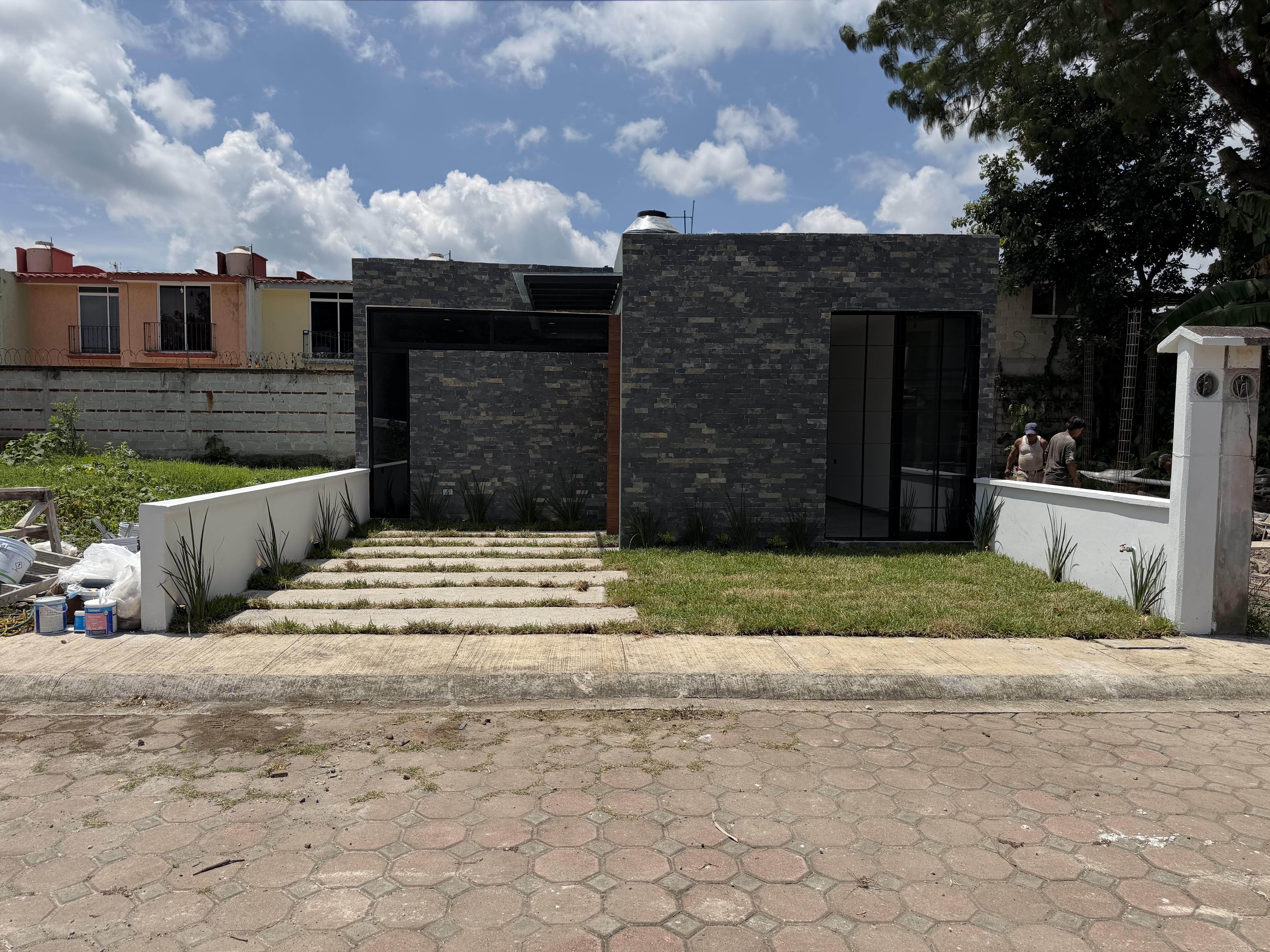 CASA MODERNA DE UN NIVEL EN COATEPEC VERACRUZ en RESIDENCIAL COLONIAL